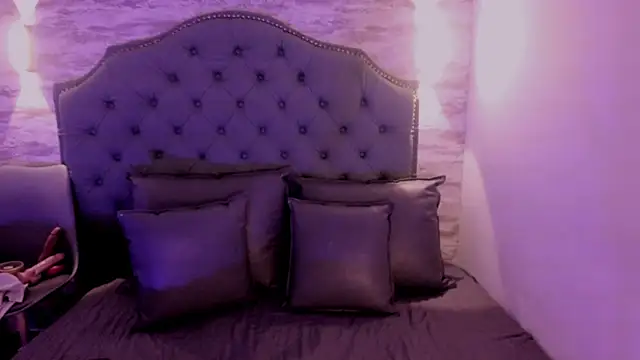 ValeriaJulio  online show from 10-05-25, 12:36