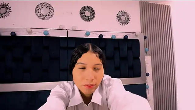 Snapshot of Isabella_motero chatting on 09-13-25, 12:27 Isabella motero online show from 09-13-25, 12:27