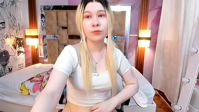 Snapshot of Melody_Lolii chatting on 09-22-25, 05:59 Melody Lolii online show from 09-22-25, 05:59