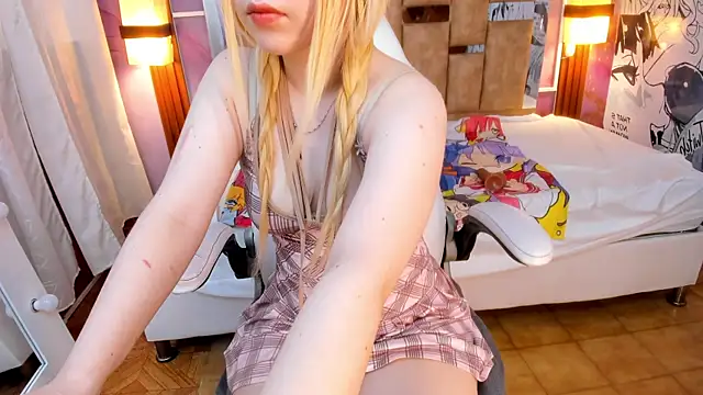 Snapshot of Melody_Lolii chatting on 10-01-25, 06:03 Melody Lolii online show from 10-01-25, 06:03