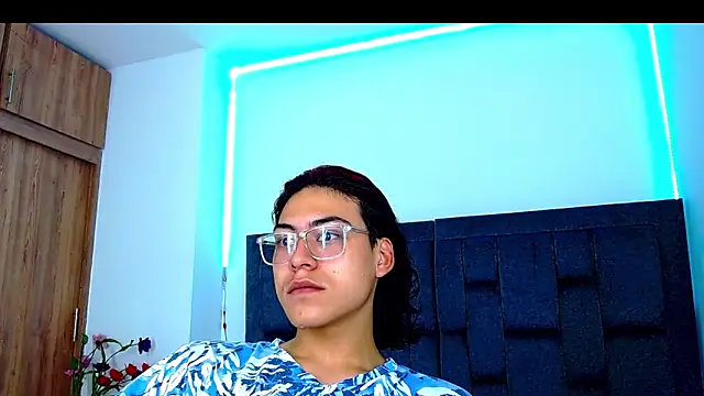 dirty model online show from 10-01-25, 08:37