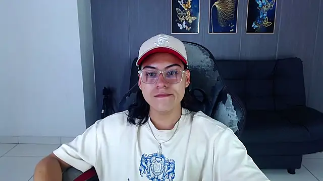 Snapshot of dirty_model chatting on 02-18-26, 10:06 dirty model online show from 02-18-26, 10:06