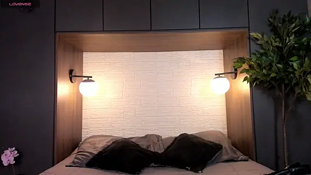 NoahDupont online show from 10-18-25, 01:23