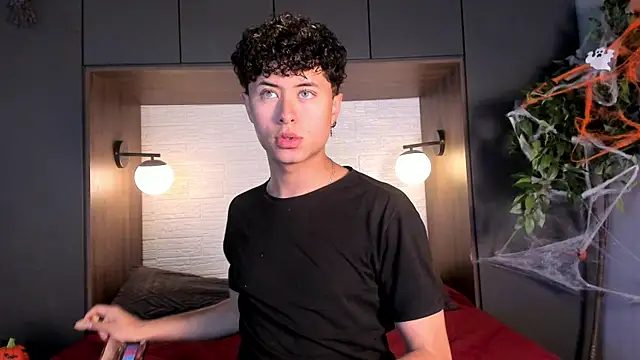 NoahDupont online show from 10-31-25, 11:44