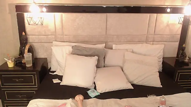 Snapshot of OliviaGarciaa chatting on 10-06-25, 07:33 OliviaGarciaa online show from 10-06-25, 07:33