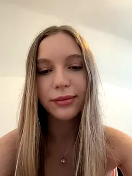 Snapshot of bbysonia chatting on 09-29-25, 12:10 bbysonia online show from 09-29-25, 12:10