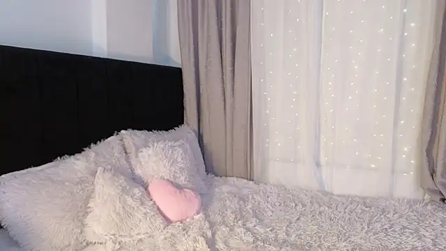 LunaVelvet777 online show from 03-18-26, 03:48