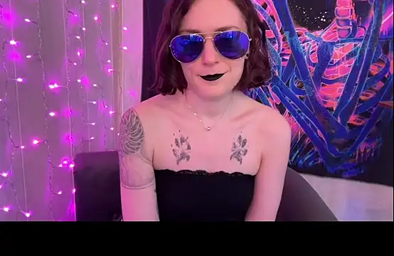 Snapshot of mistressannafoxx chatting on 09-14-25, 01:05 mistressannafoxx online show from 09-14-25, 01:05