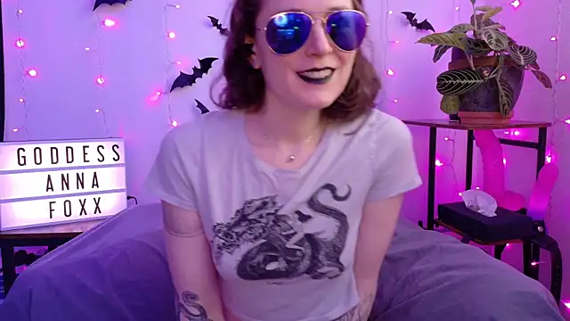 Snapshot of mistressannafoxx chatting on 02-20-26, 10:10 mistressannafoxx online show from 02-20-26, 10:10