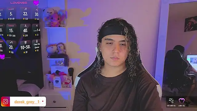 Snapshot of derek_greyy_ chatting on 03-11-26, 08:15 derek greyy online show from 03-11-26, 08:15