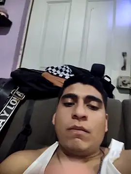 Snapshot of Rtmh1250 chatting on 10-23-25, 02:33 Rtmh1250 online show from 10-23-25, 02:33