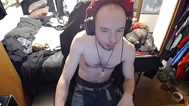 Snapshot of womenhateme69 chatting on 10-17-25, 08:06 womenhateme69 online show from 10-17-25, 08:06