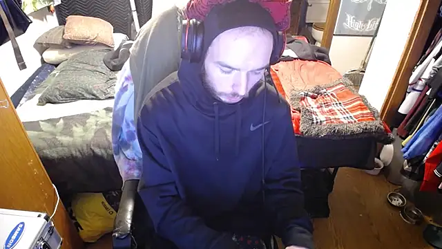 Snapshot of womenhateme69 chatting on 12-05-25, 02:25 womenhateme69 online show from 12-05-25, 02:25