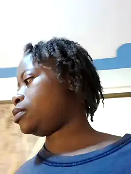 Snapshot of naked__ chatting on 09-10-25, 04:12 naked online show from 09-10-25, 04:12