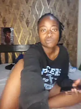 Snapshot of naked__ chatting on 10-02-25, 03:24 naked online show from 10-02-25, 03:24