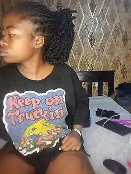 Snapshot of naked__ chatting on 10-16-25, 03:29 naked online show from 10-16-25, 03:29