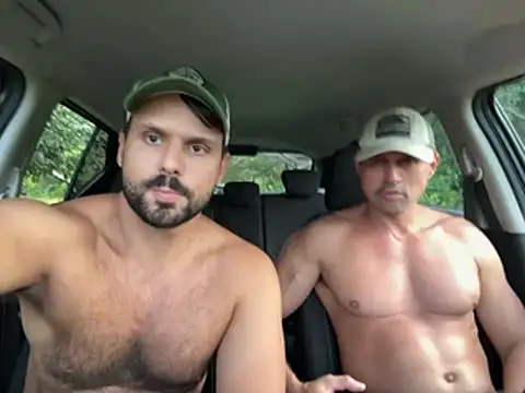 CasadoLutadorBigStuds online show from 05-05-26, 07:11