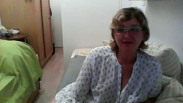 IrynaMolbertx online show from 09-19-25, 07:58