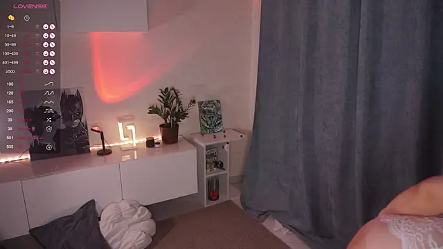 Oneo  online show from 11-07-25, 08:53