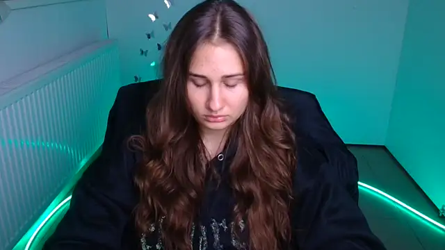 Stefanie Sweet online show from 10-04-25, 03:15