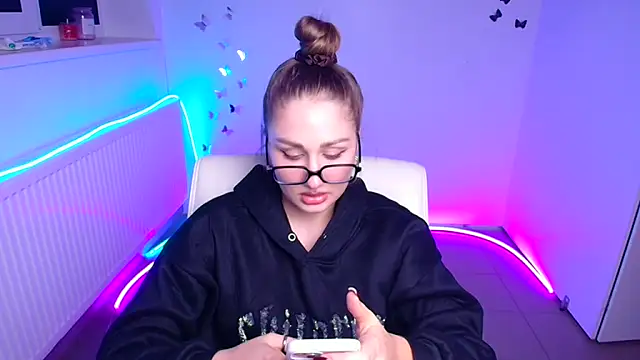 Stefanie Sweet online show from 10-21-25, 11:55