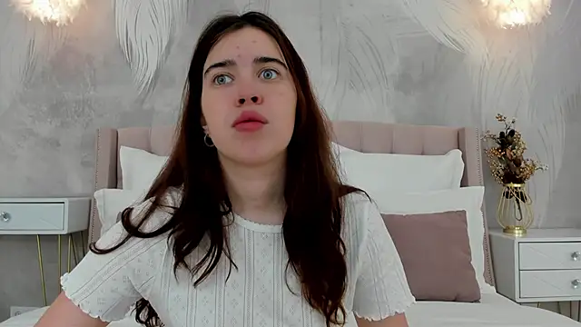 KimberlyBond online show from 09-30-25, 03:06