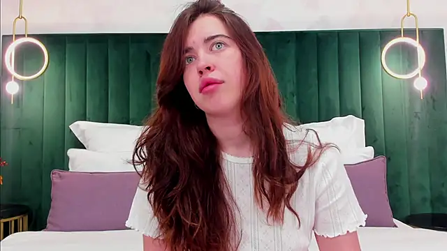 KimberlyBond online show from 10-01-25, 03:07