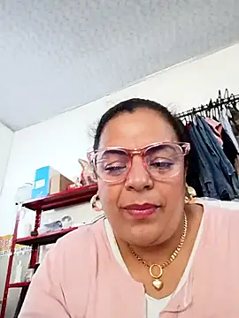 Mia-Glow online show from 10-01-25, 02:01