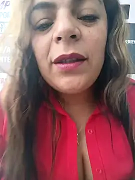 Mia-Glow online show from 11-18-25, 12:31