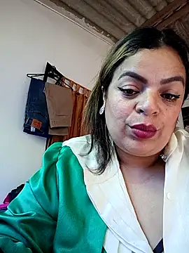 Mia-Glow online show from 03-09-26, 06:45