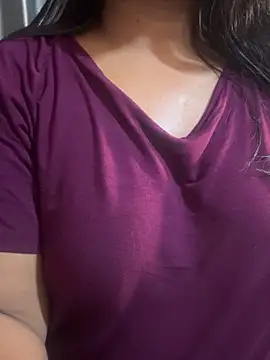 Snapshot of Maggi-is-back chatting on 09-17-25, 03:24 Maggi-is-back online show from 09-17-25, 03:24