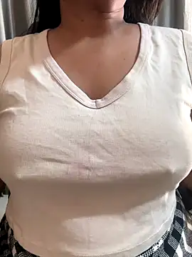 Maggi-is-back online show from 12-20-25, 03:13