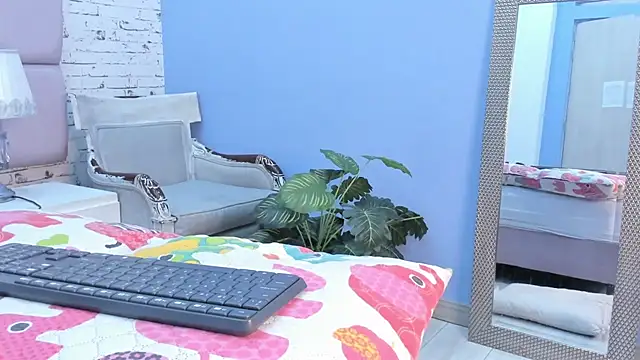 XimenaRougge online show from 09-13-25, 08:30