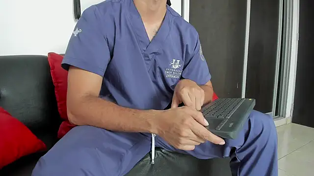 Snapshot of AndretiiAndCamila chatting on 09-12-25, 11:54 AndretiiAndCamila online show from 09-12-25, 11:54