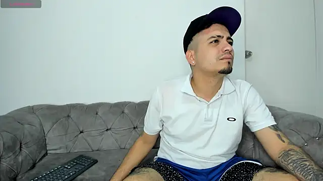 OwenStonne  online show from 09-10-25, 04:23