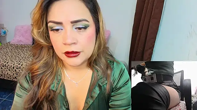 Snapshot of Paulina-Becerraa chatting on 05-13-26, 04:21 Paulina-Becerraa online show from 05-13-26, 04:21