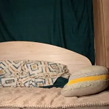 Snapshot of Tupo070481 chatting on 03-18-26, 04:10 Tupo070481 online show from 03-18-26, 04:10