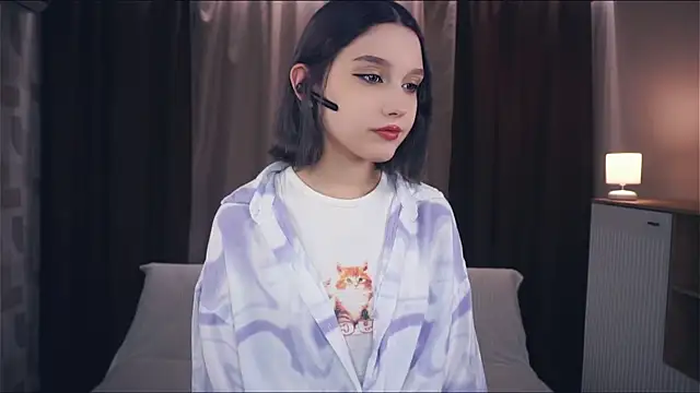 KelleLillie online show from 09-11-25, 05:24