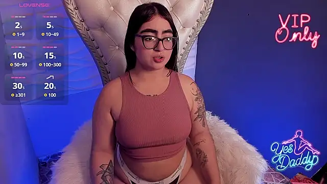 April  foxx online show from 02-09-26, 02:43