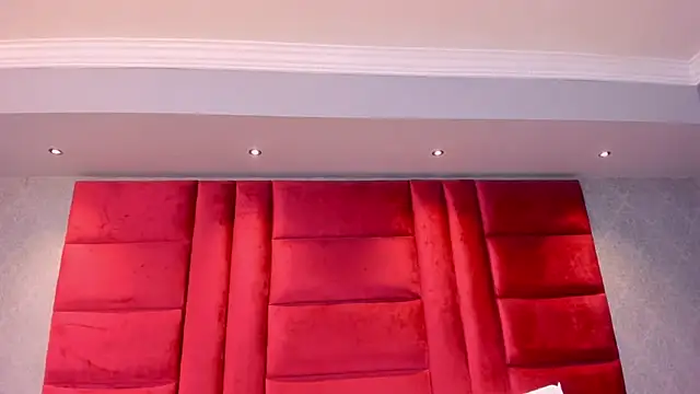 Snapshot of VictoriaFerro chatting on 02-25-26, 02:48 VictoriaFerro online show from 02-25-26, 02:48