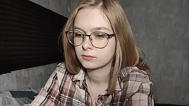 Snapshot of LiaVibes chatting on 02-25-26, 08:24 LiaVibes online show from 02-25-26, 08:24