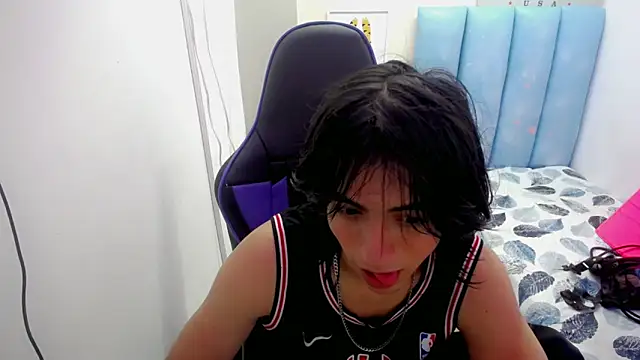 Snapshot of louis_baltazar chatting on 09-13-25, 03:56 louis baltazar online show from 09-13-25, 03:56