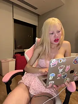 Snapshot of Sindyyy228 chatting on 10-23-25, 12:43 Sindyyy228 online show from 10-23-25, 12:43