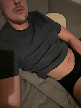 Snapshot of euphoria199527 chatting on 11-02-25, 08:11 euphoria199527 online show from 11-02-25, 08:11