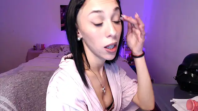 Snapshot of Sofia_Amour chatting on 09-08-25, 11:04 Sofia Amour online show from 09-08-25, 11:04