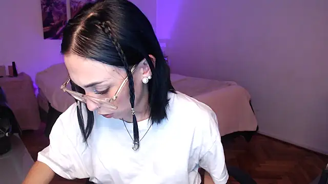 Snapshot of Sofia_Amour chatting on 09-14-25, 12:10 Sofia Amour online show from 09-14-25, 12:10