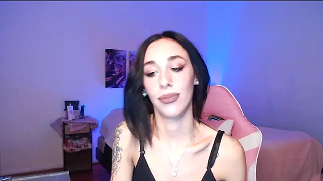 Snapshot of Sofia_Amour chatting on 09-28-25, 10:04 Sofia Amour online show from 09-28-25, 10:04