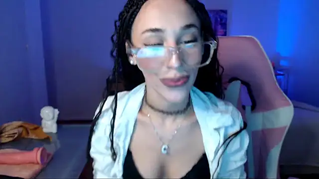 Snapshot of Sofia_Amour chatting on 11-02-25, 11:07 Sofia Amour online show from 11-02-25, 11:07