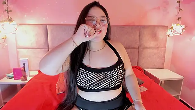 Snapshot of Lushi_Love chatting on 10-22-25, 05:45 Lushi Love online show from 10-22-25, 05:45