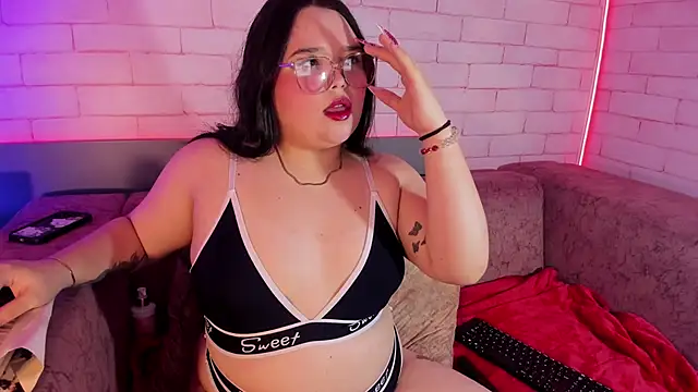 Snapshot of Lushi_Love chatting on 10-28-25, 07:38 Lushi Love online show from 10-28-25, 07:38